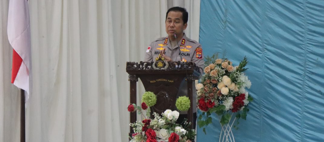 Kunjungi Polres Sumba Barat, Kapolda NTT Tekankan Semangat “Berbuat Baik” Dalam Setiap Tugas