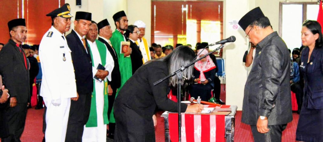 Bupati Sumba Barat Resmi Lantik Pejabat Baru dan Kepala Puskesmas, Tekankan Pelayanan Prima