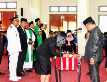 Bupati Sumba Barat Resmi Lantik Pejabat Baru dan Kepala Puskesmas, Tekankan Pelayanan Prima